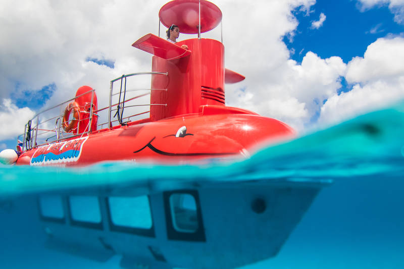 Semi-Submarine Sint Maarten Expedition